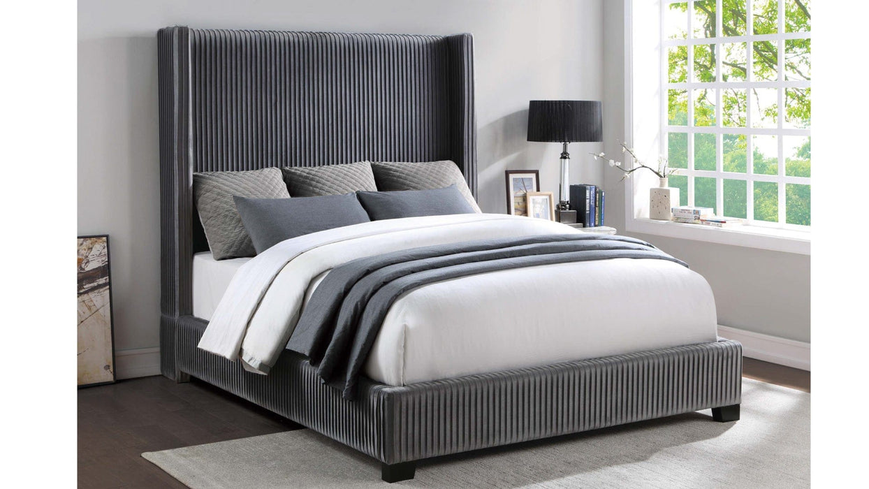 Glenbury Gray Upholstered Full Bed