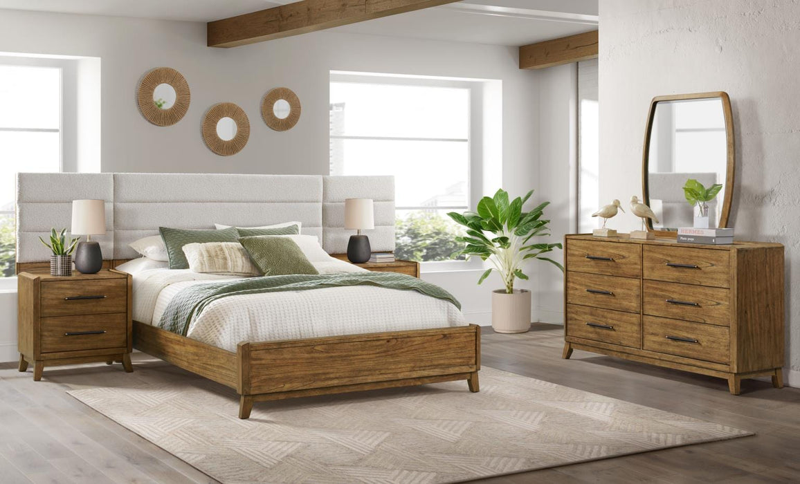 Nelson Brown Wood And Upholstered Queen Bedroom Set