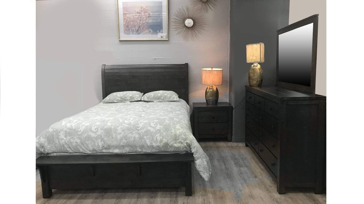 CB4200 Gray Wood Queen Bedroom Set