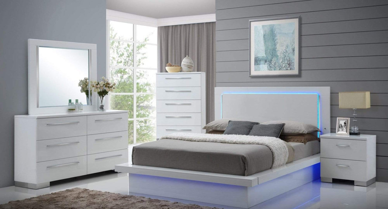 Sapphire White Wood Queen Bedroom Set